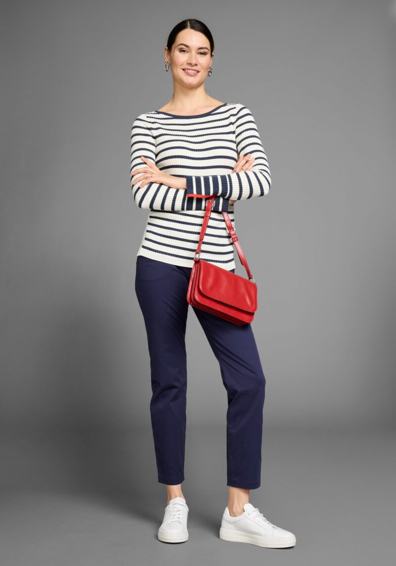 Chino Pants in a straight cut - Image 4