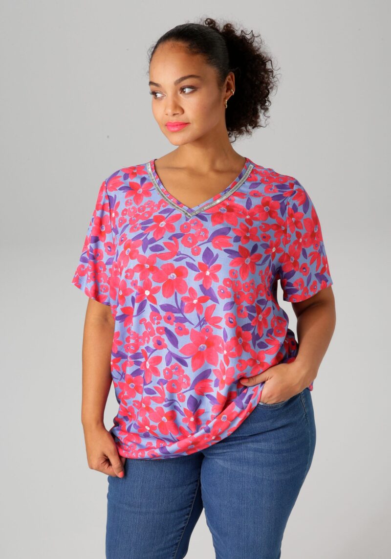 Shirt Blouse with glittering decorative ribbons on the V-neck