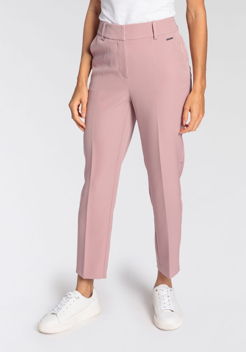 Suit Trousers with crease