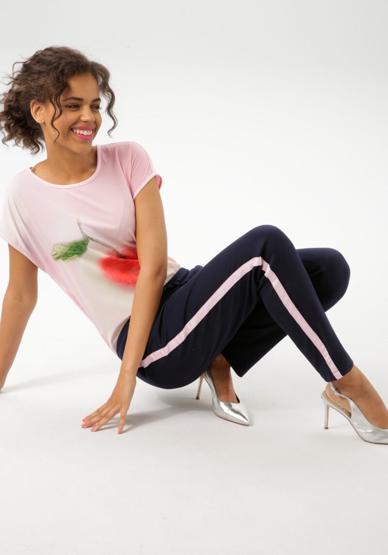 Pull-on trousers with pink tape on the side seams - Image 7
