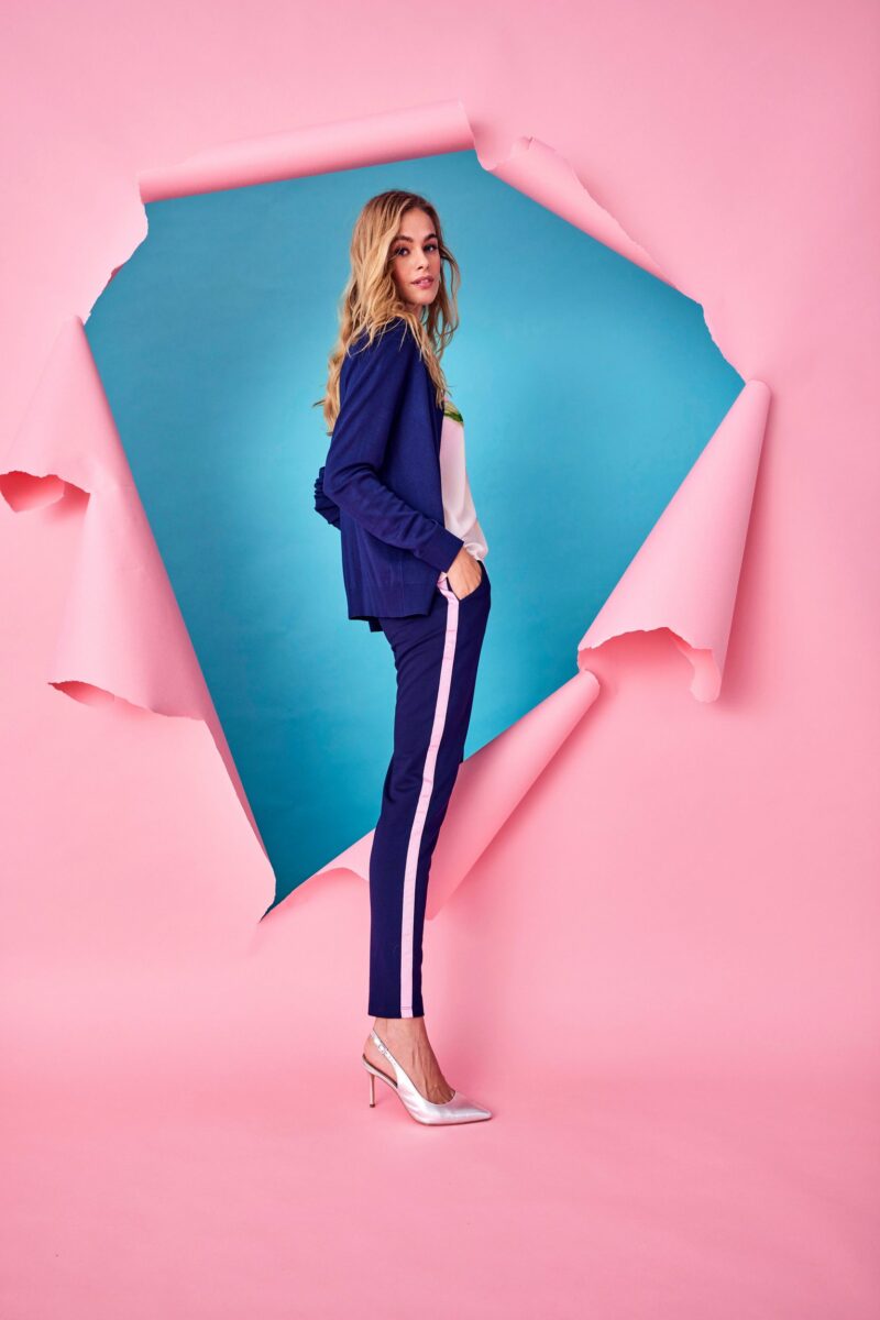 Pull-on trousers with pink tape on the side seams - Image 9