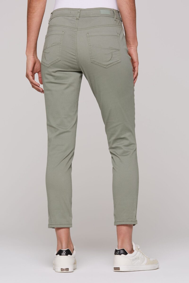 Comfort-fit jeans with normal rise - Image 5