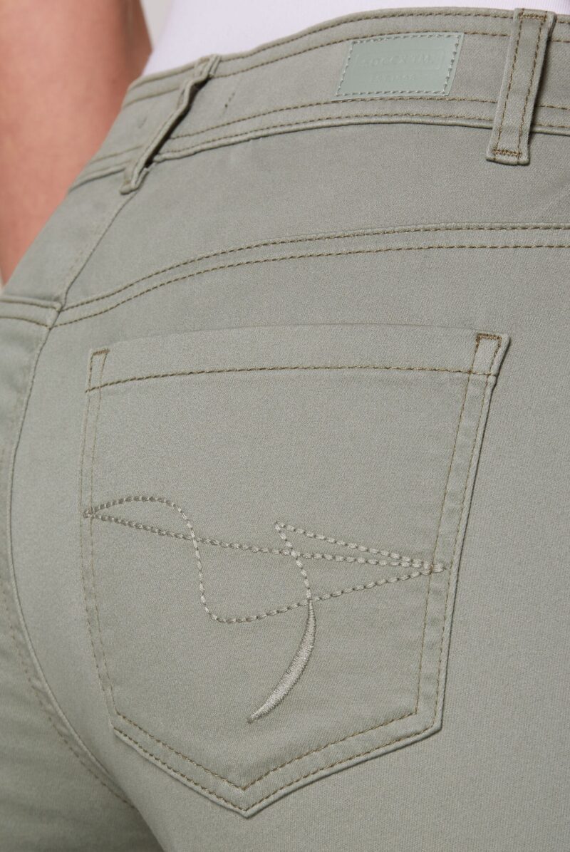 Comfort-fit jeans with normal rise - Image 7
