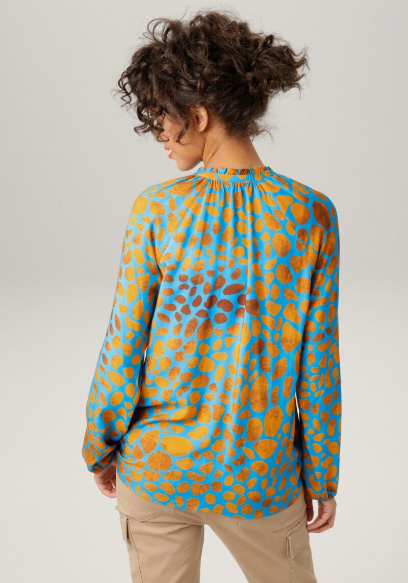 Slip-on blouse with interesting all-over print - Image 3