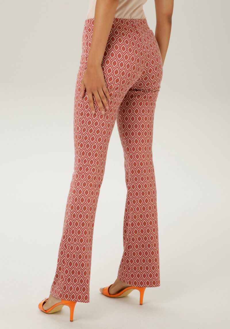 Pull-on pants with diamond pattern - Image 2