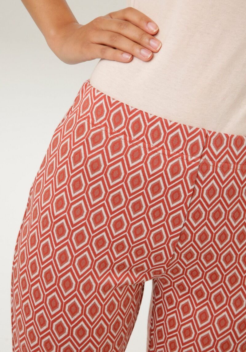 Pull-on pants with diamond pattern - Image 3